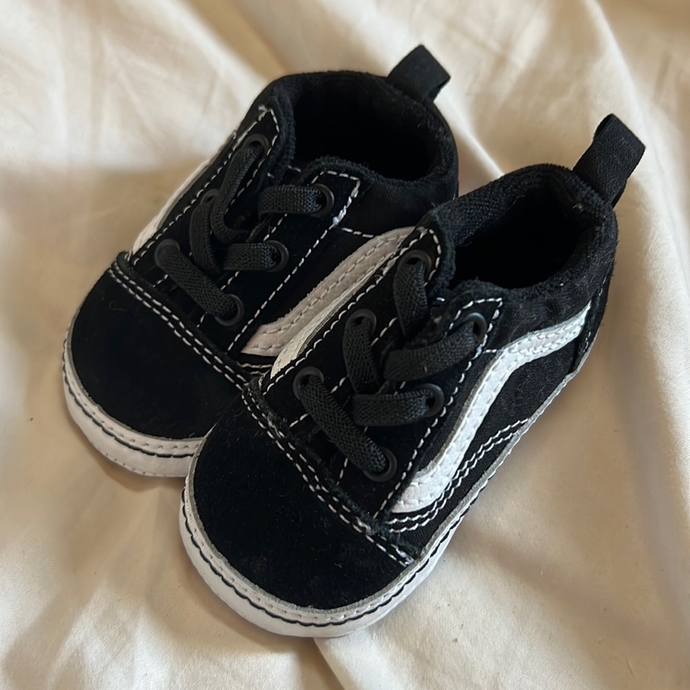 Vans old school crib black and white infant shoes